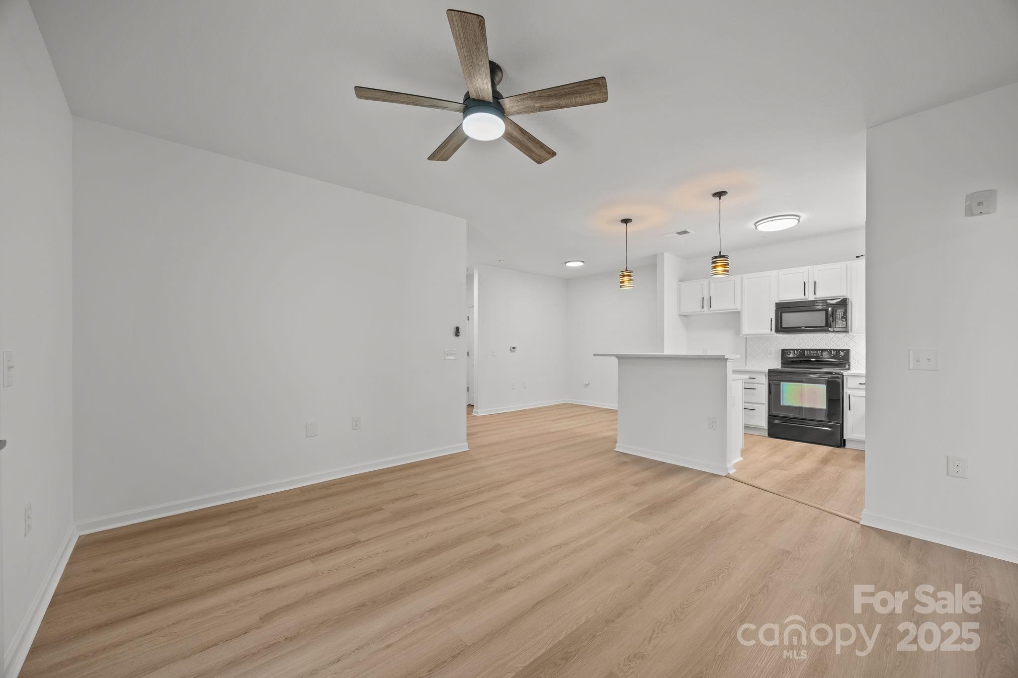 176 Brickton Village Circle 206