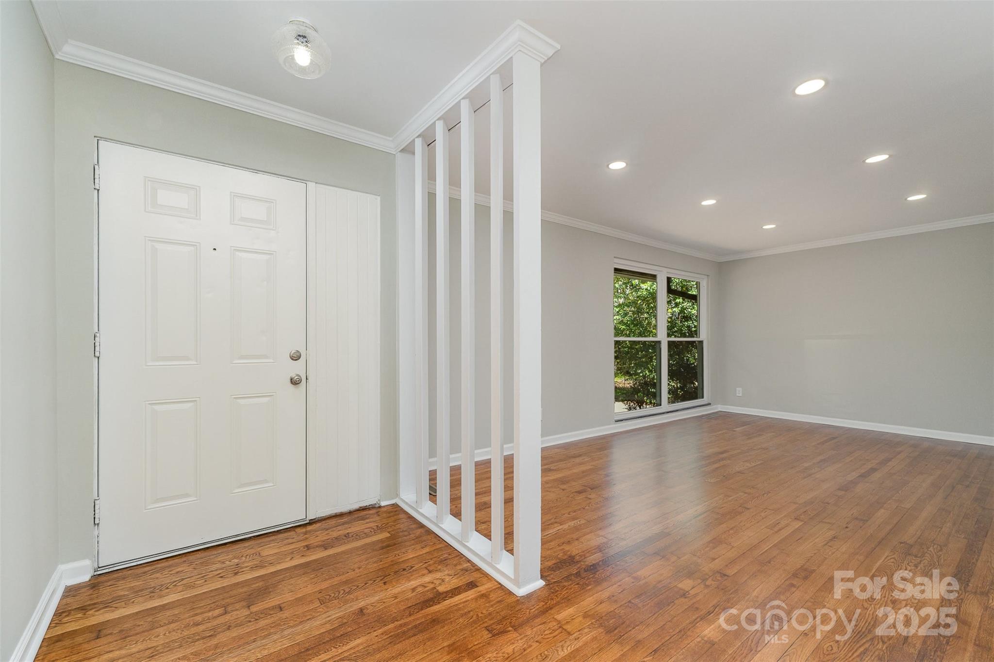 900 E Woodlawn Road