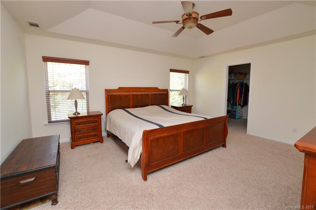 Hamilton Lakes - Residential