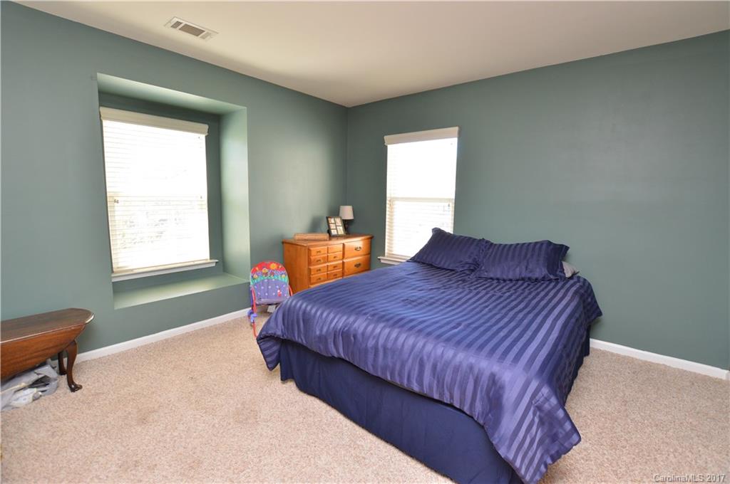 Hamilton Lakes - Residential