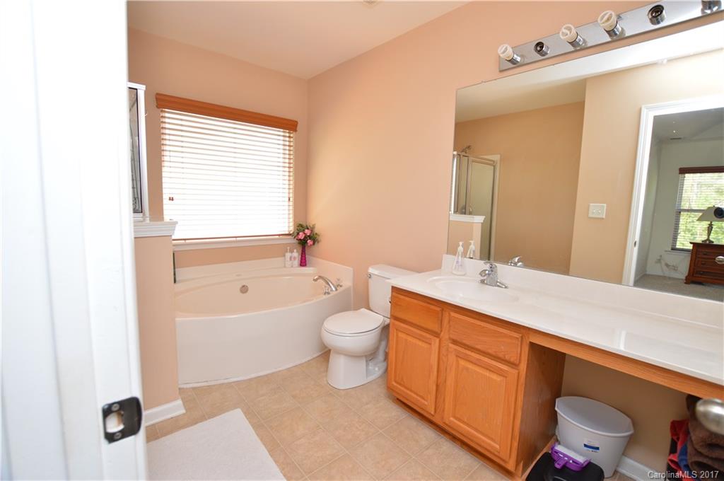 Hamilton Lakes - Residential