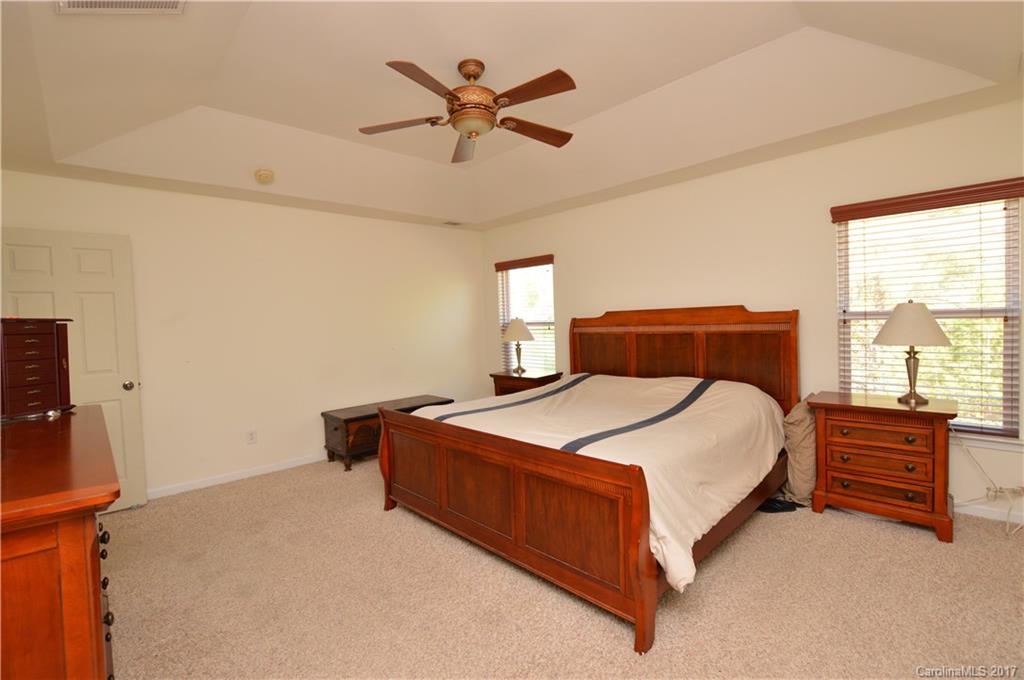 Hamilton Lakes - Residential