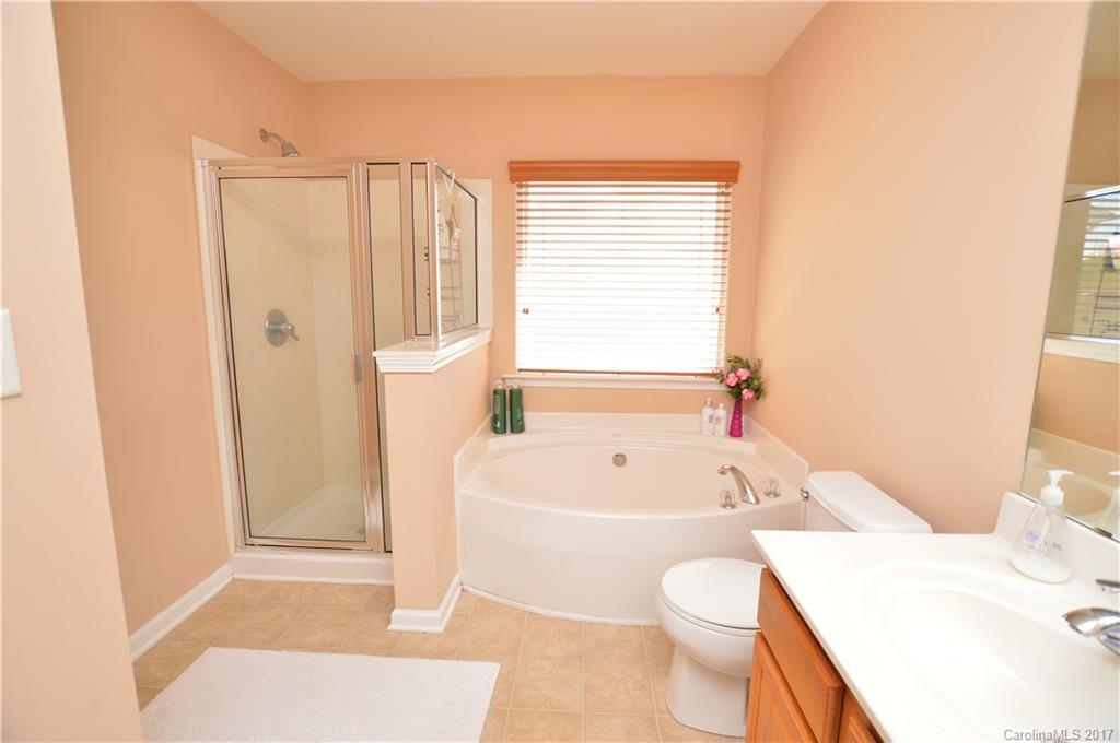 Hamilton Lakes - Residential