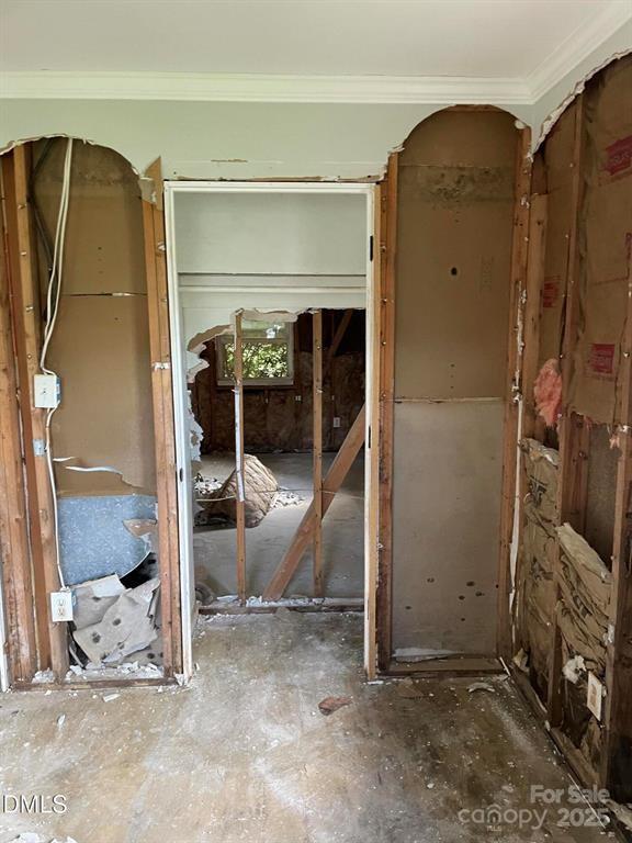 1124 Riverside Drive