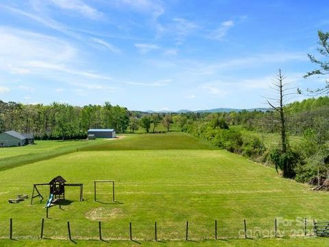 000 Twin Elm Knoll Hendersonville NC 28792