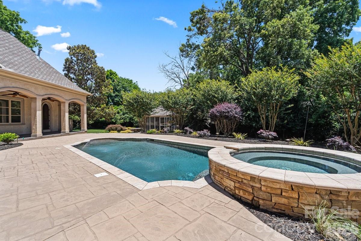 8600 Fairview Road