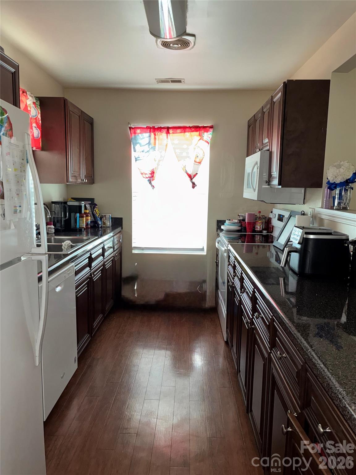 930 Wainwright Avenue