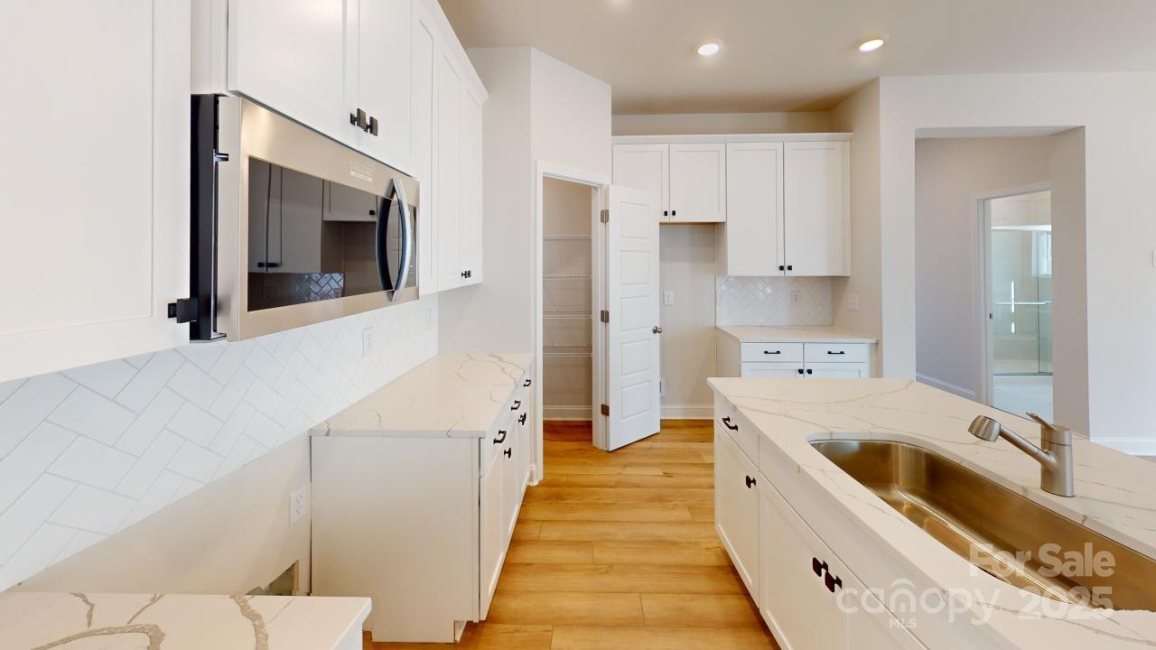 9601 Pointer Road 77