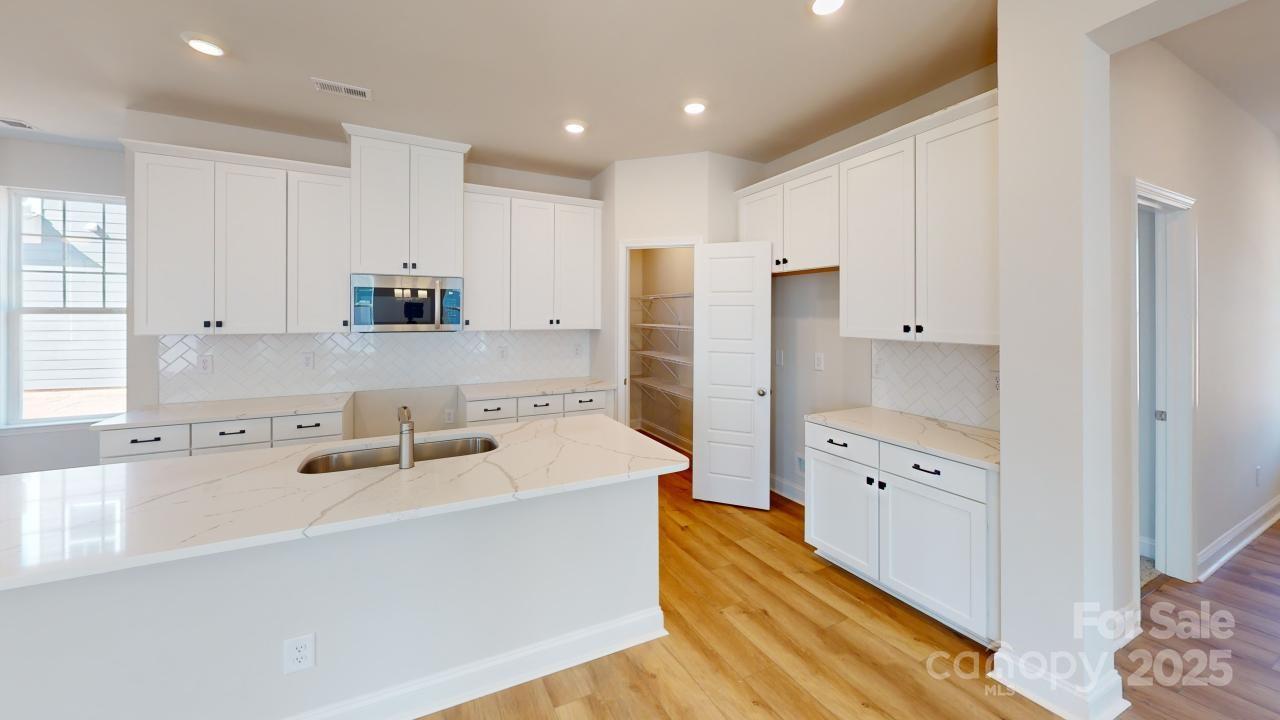 9601 Pointer Road 77