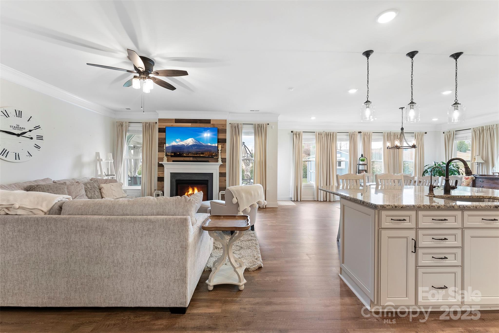 Robinson Oaks - Residential