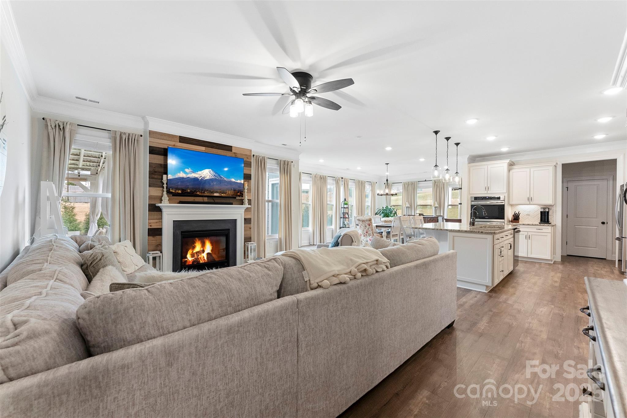 Robinson Oaks - Residential