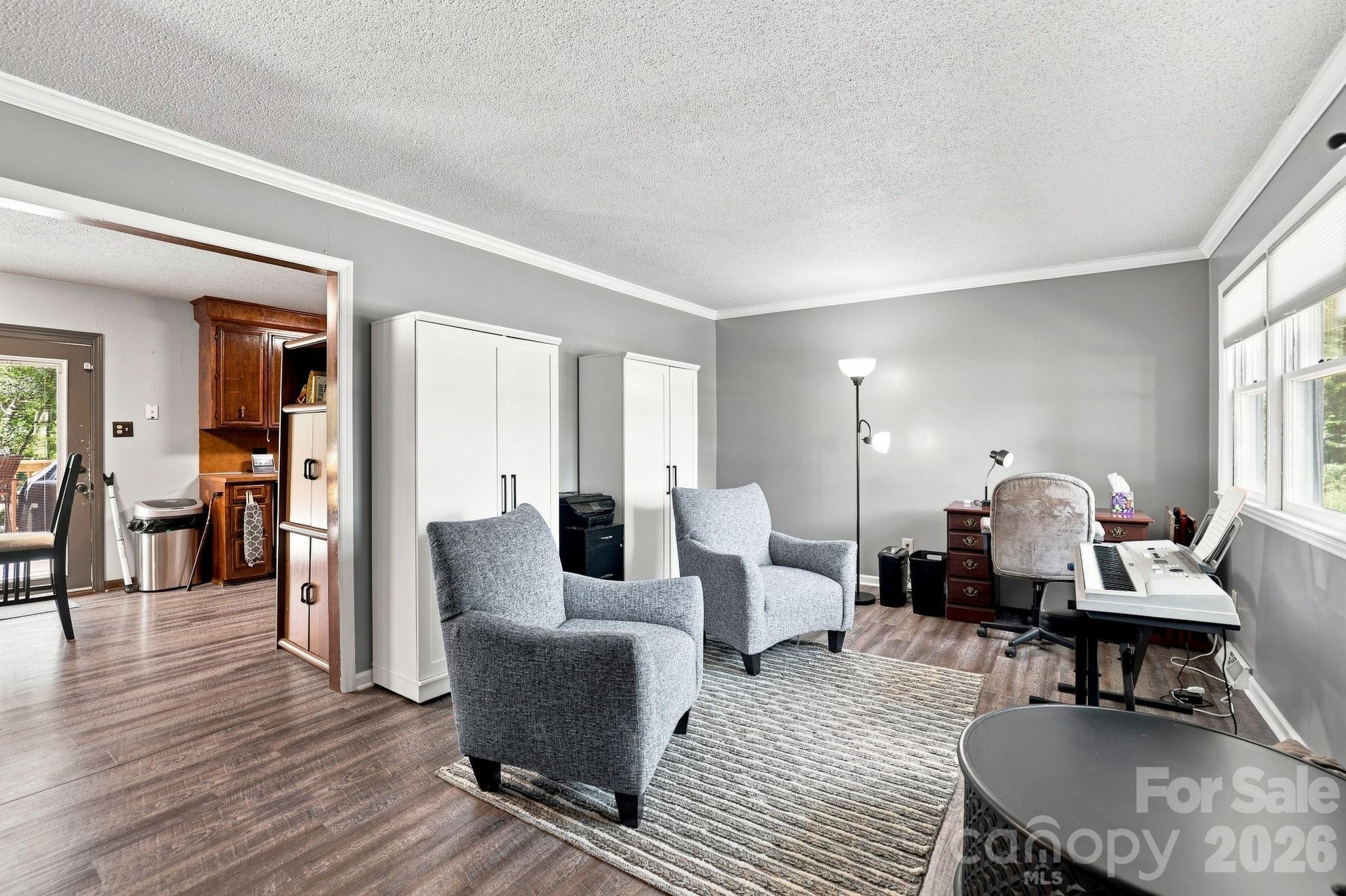 5421 Woodside Drive