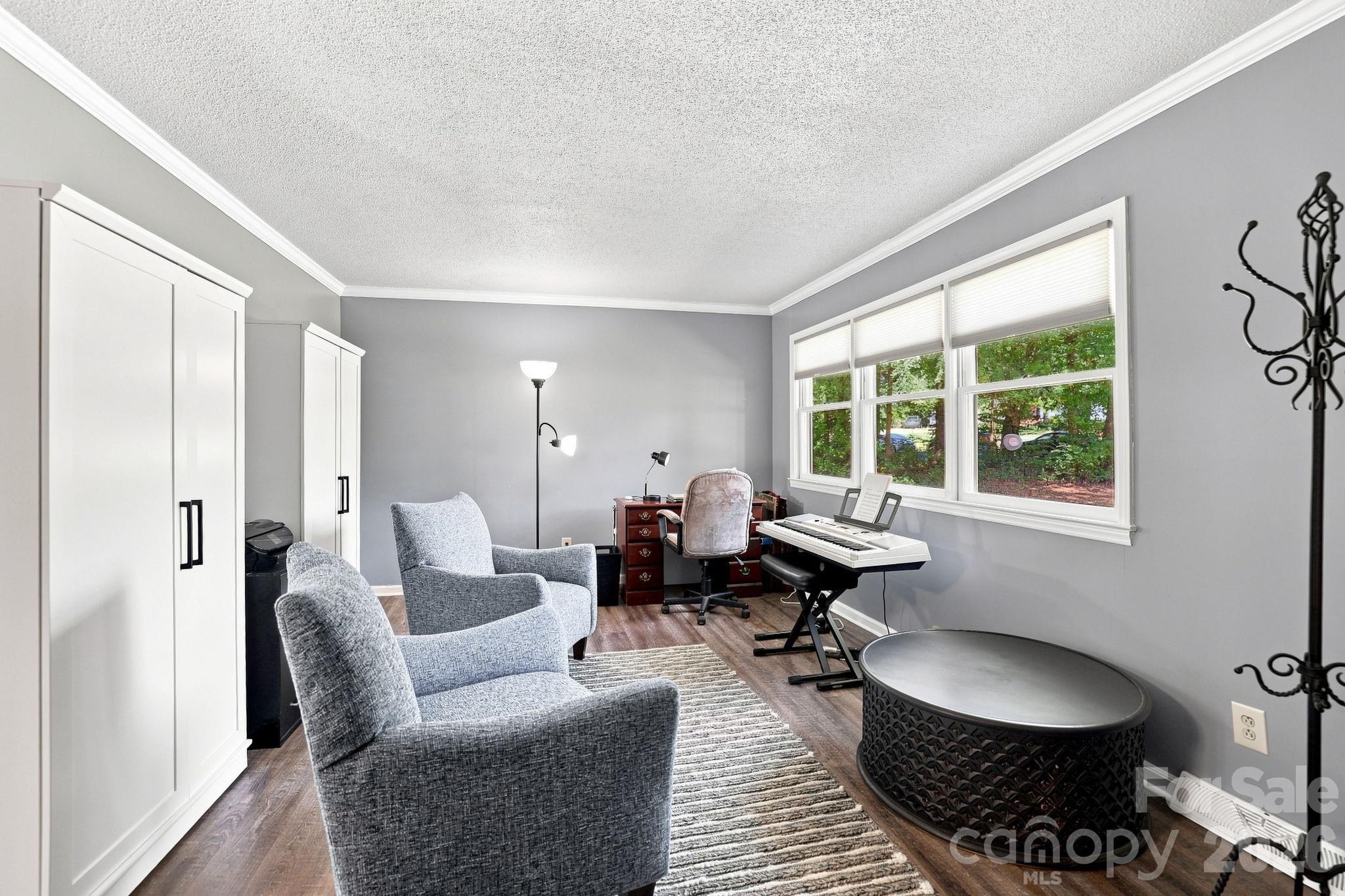 5421 Woodside Drive