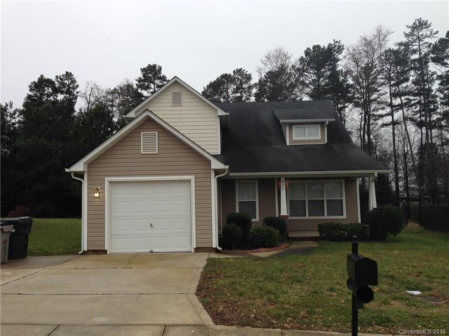 Walking through the front door, you'll love the open and airy feeling of this home. Home has been updated 
Beautiful Refreshed Kitchen, New Appliances, New Flooring, Updated Bathrooms and Fresh Paint. Hardwood Floors, cozy fireplace.