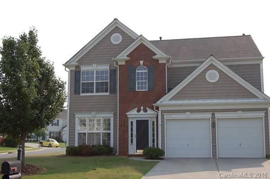 Excellent opportunity to own a beautiful home in the Ballantyne, Blakeney, Stonecrest area! Immaculate 4 bedroom, 2.5 bath, 2 car garage with fenced backyard located in desirable Reavencrest. Lot is situated near quiet cul-de-sac. Community has pool and 4 tennis courts. Home has newer hardwoods down and newer carpet up. Kitchen features newer stainless appliances and granite counter tops. Refrigerator, washer and dryer included!
Ardrey Kell Schools!