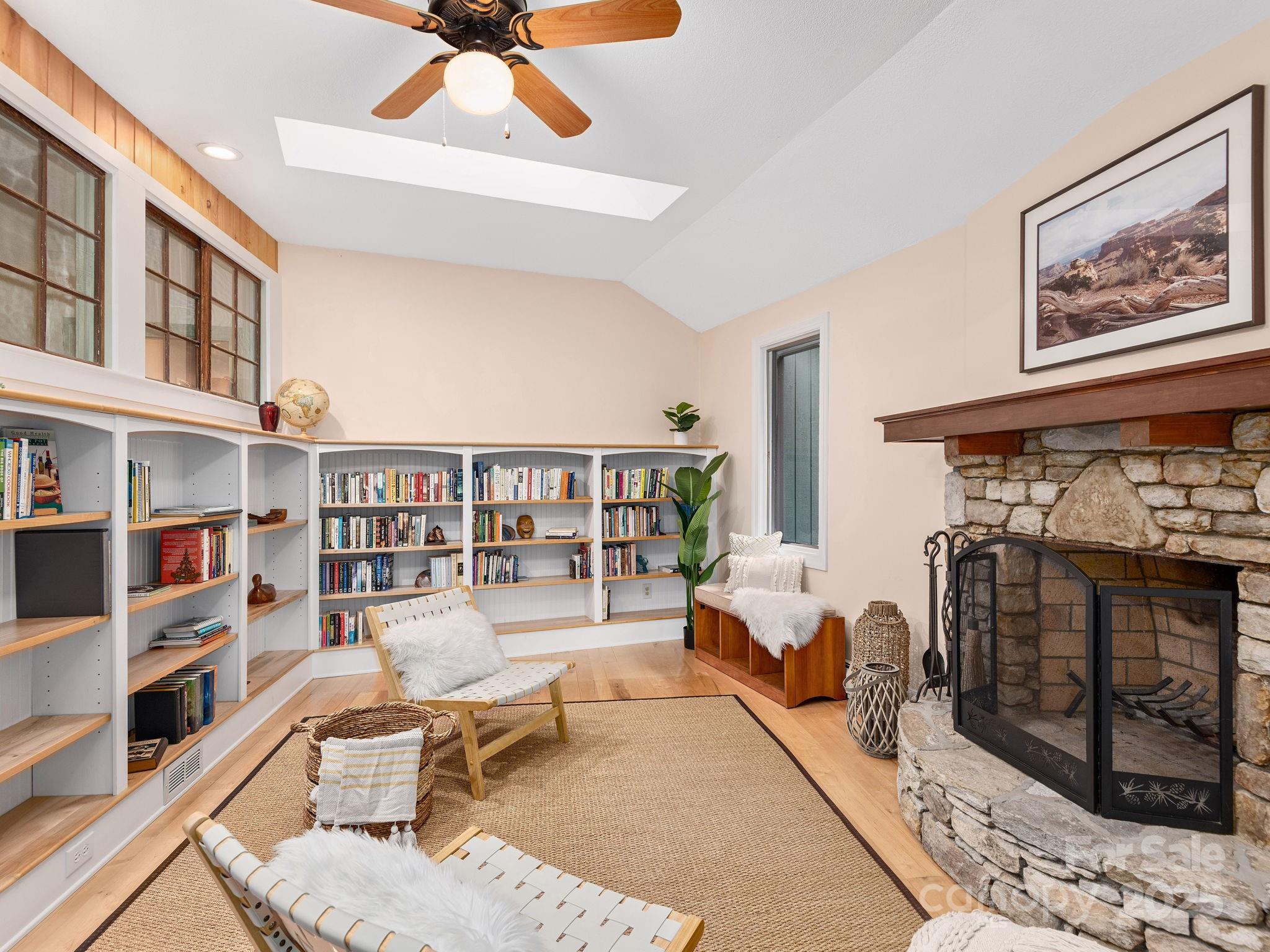 308 E Sondley Drive