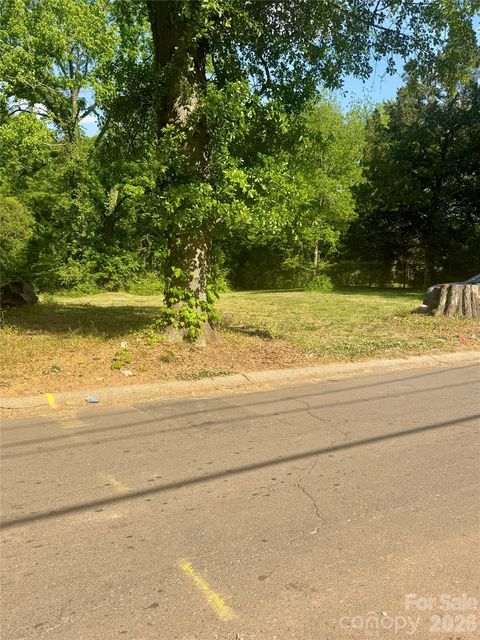 Photo of 3023 Reid Avenue, Charlotte, NC 28208 (MLS # 4373833)