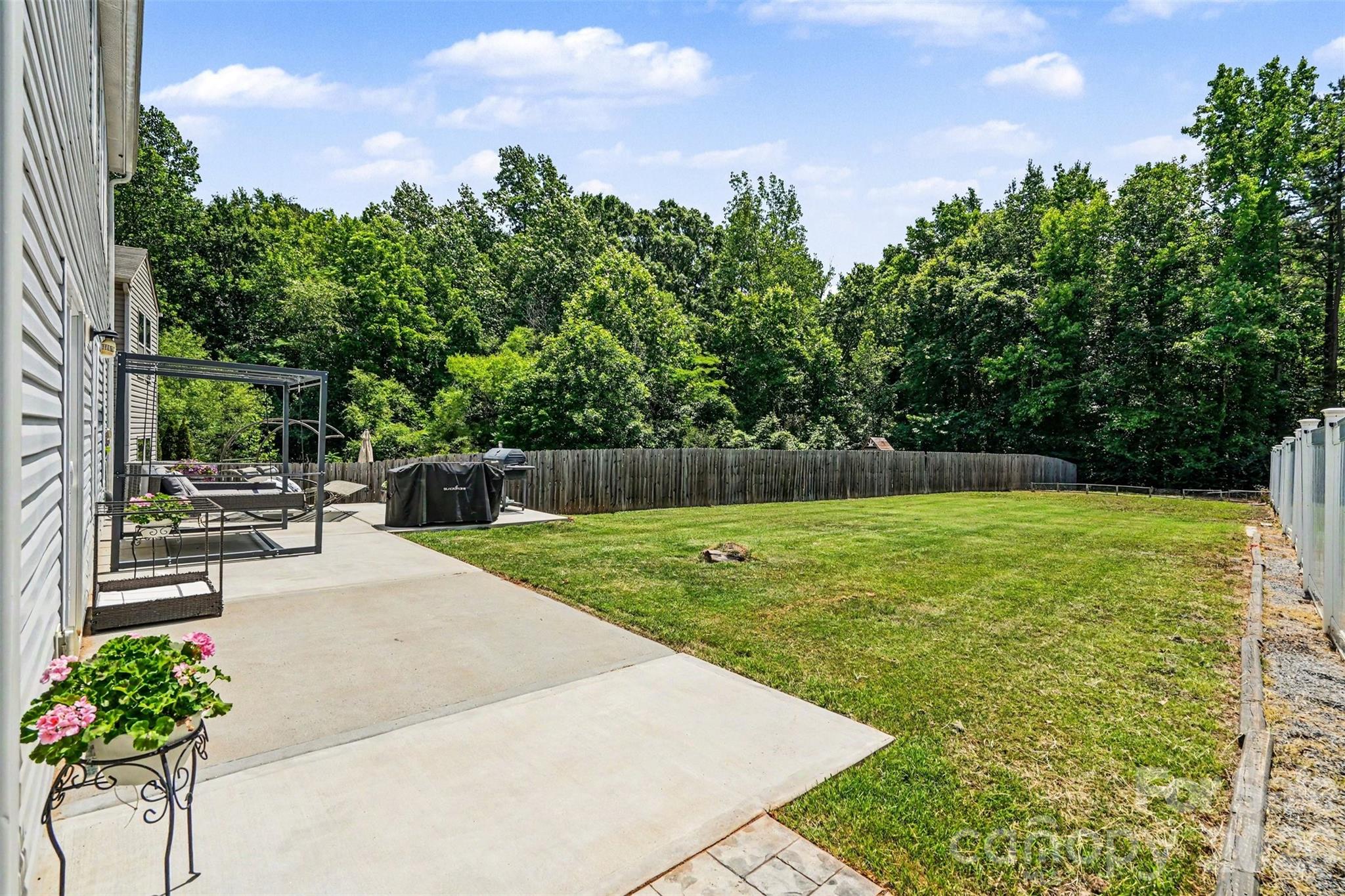 Hayden Dr - Residential