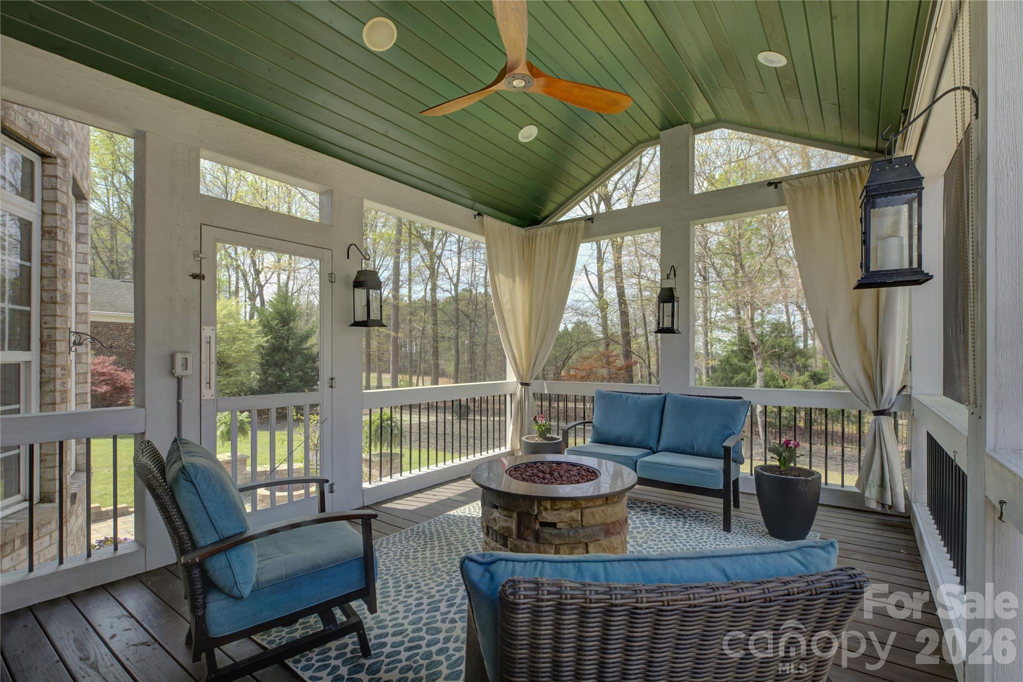 The Palisades - Residential