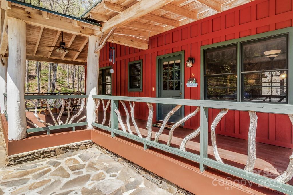 1160 Tanglewood Lane