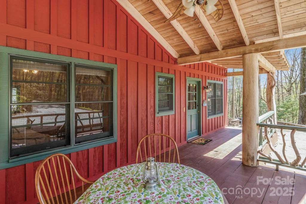 1160 Tanglewood Lane