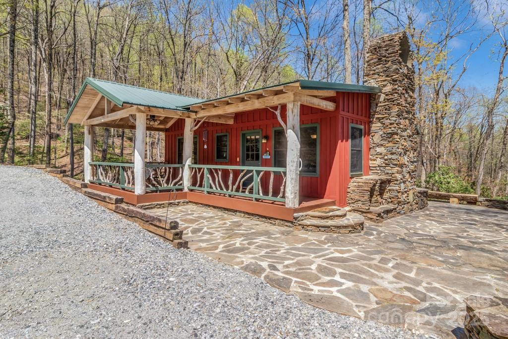 1160 Tanglewood Lane