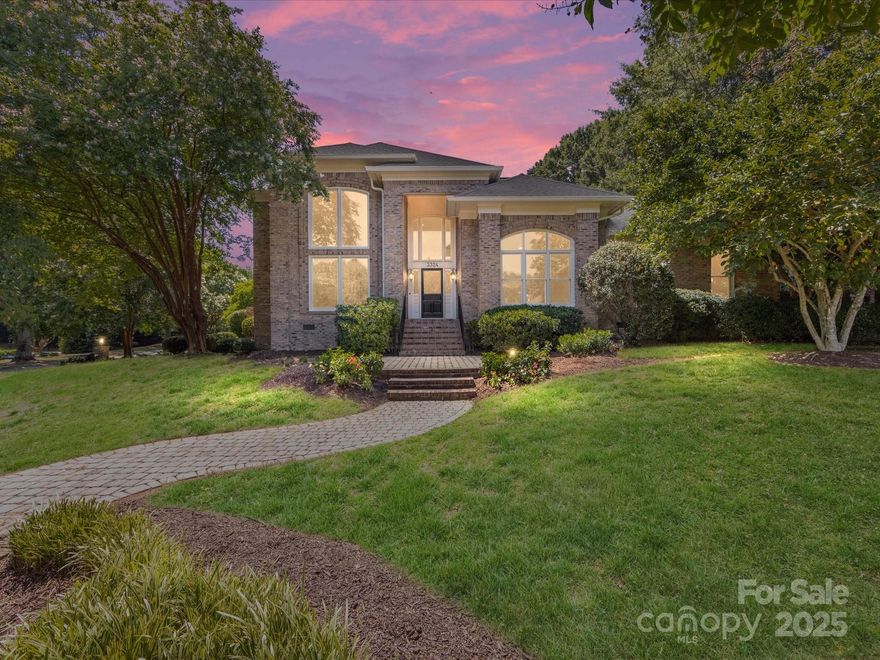 Exceptional 5-BR home located in fabulous Royden, just minutes from SouthPark. Stunning staircase adorned by windows. This open floorpan features a main-level Primary Ste w/a fully renovated luxe bath w/new cabinets, glass-enclosed shower, & soaking tub. Private patio off Bath! Main level Office/BR w/Ensuite Bath. Hwood floors on main. Inviting Great Rm w/vaulted ceiling, gas fp, built-ins & sunny windows. Spacious Kitchen features freshly painted cabinets w/chrome hardware, work island, glass-front cabinets, wine rack & SS appls incl a Viking gas cooktop & dual wall ovens. Separate wet bar for entertaining! Private enclosed patio off Kitchen for morning coffee! Large main level Family Room w/room for couches + ping pong or pool table - this room is all about FUN! Upstairs offers 2 BR's w/jack & Jill bath, an En Suite BR + Bonus Rm - ALL w/new carpet! Sitting on a .67 acre lot, the flat byard is enclosed w/a brick wall. Brick paver walkways, driveway & patios. 3-car, side-load garage.