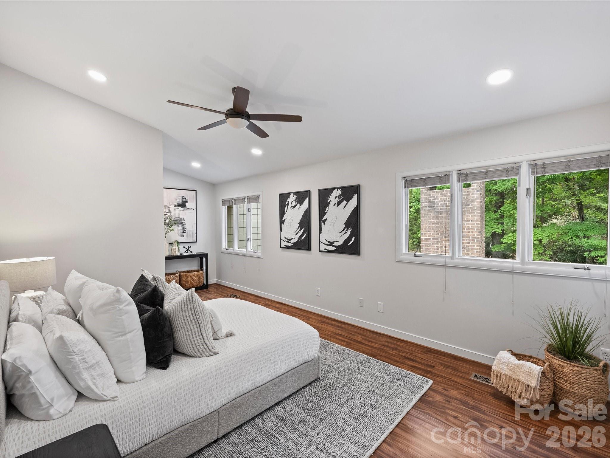 Sharon View Place - Residential