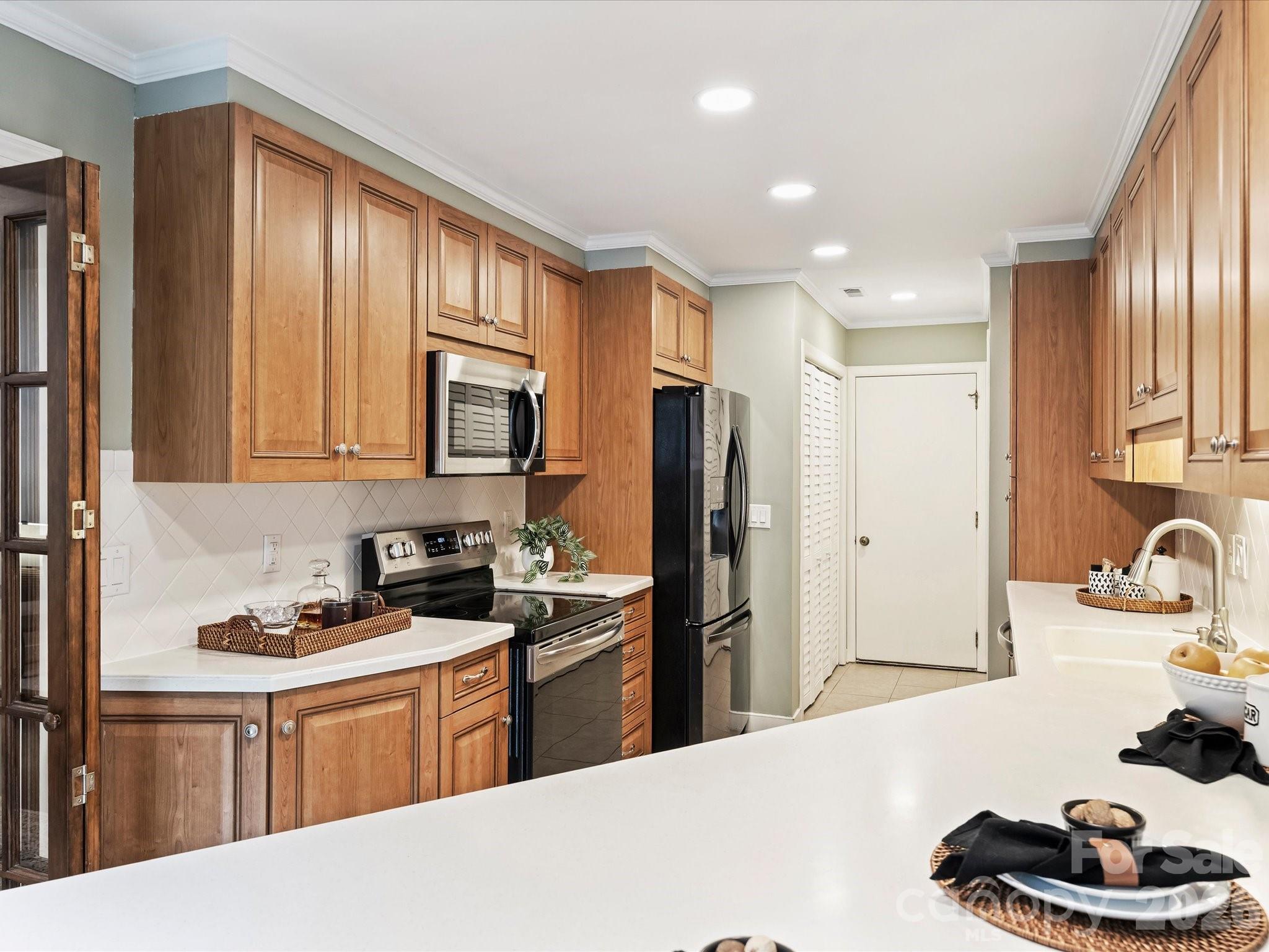 Sharon View Place - Residential