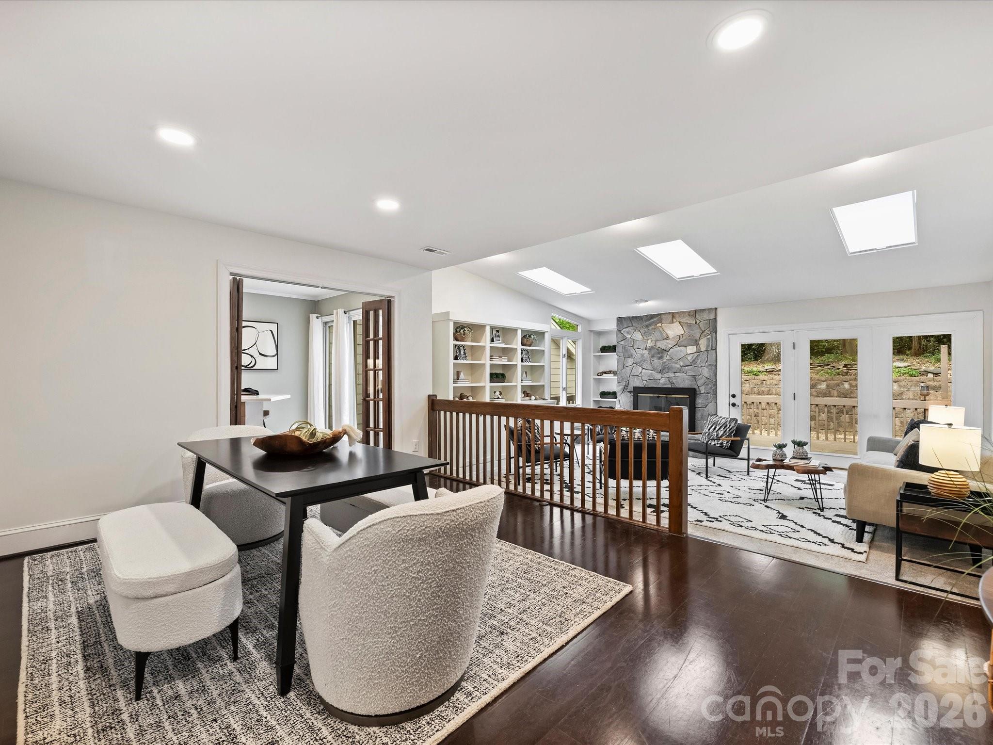 Sharon View Place - Residential
