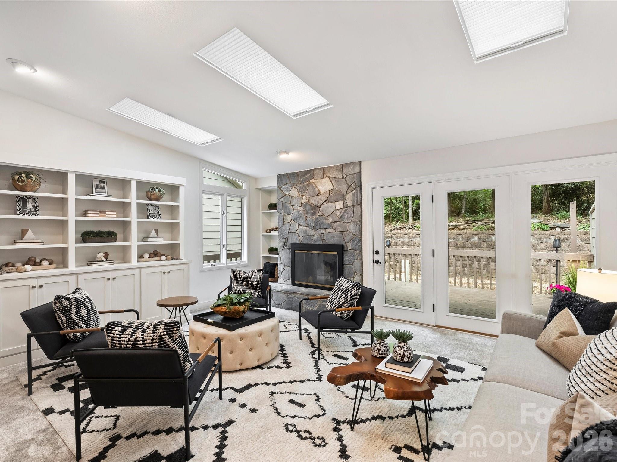 Sharon View Place - Residential