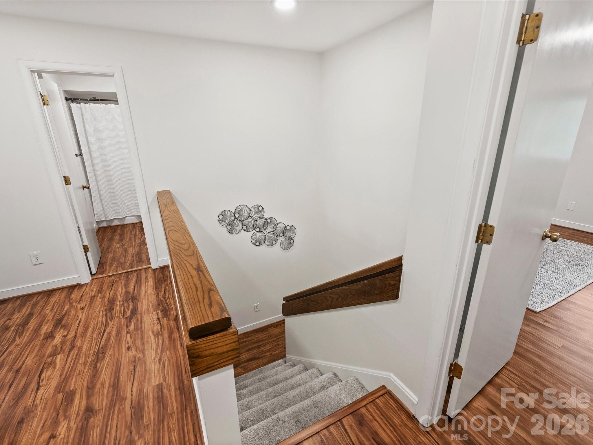 Sharon View Place - Residential