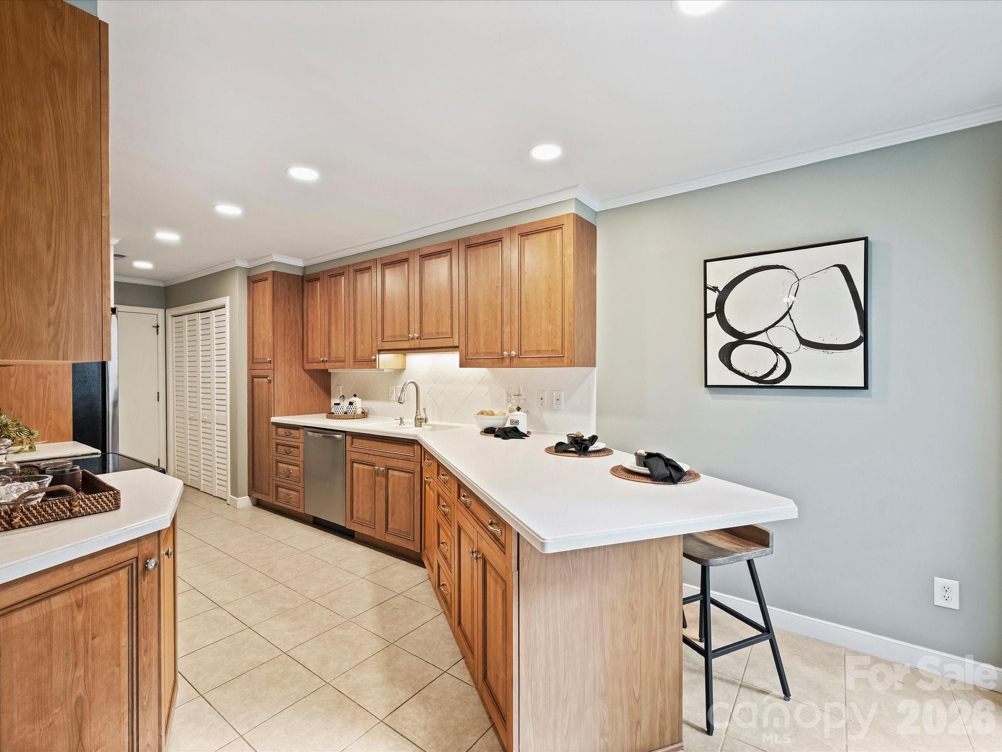 Sharon View Place - Residential