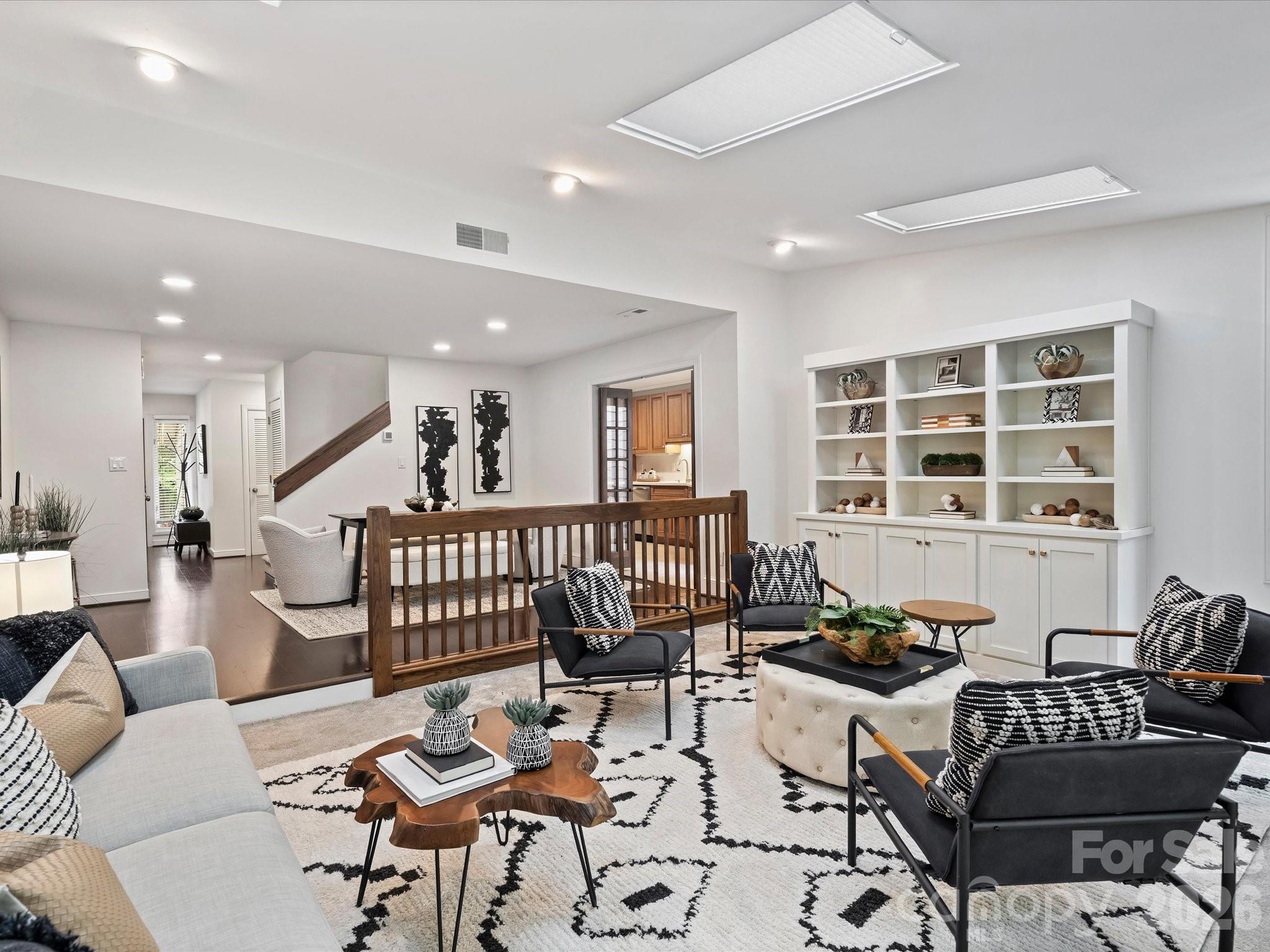 Sharon View Place - Residential