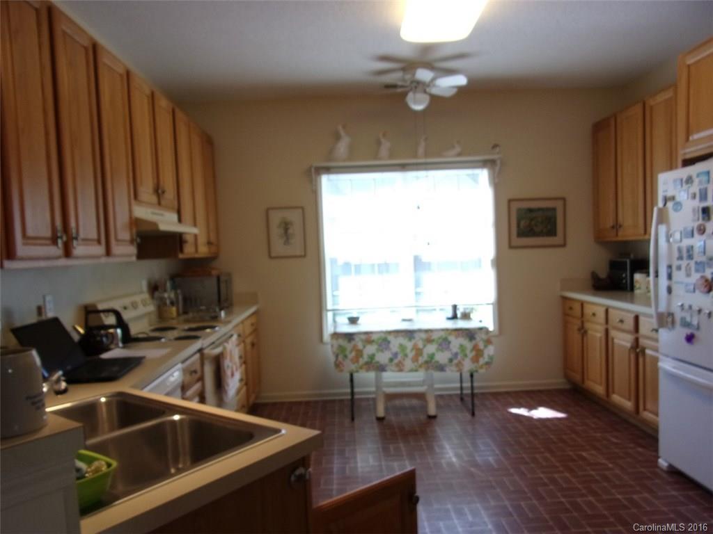 Deerlake Village - Residential