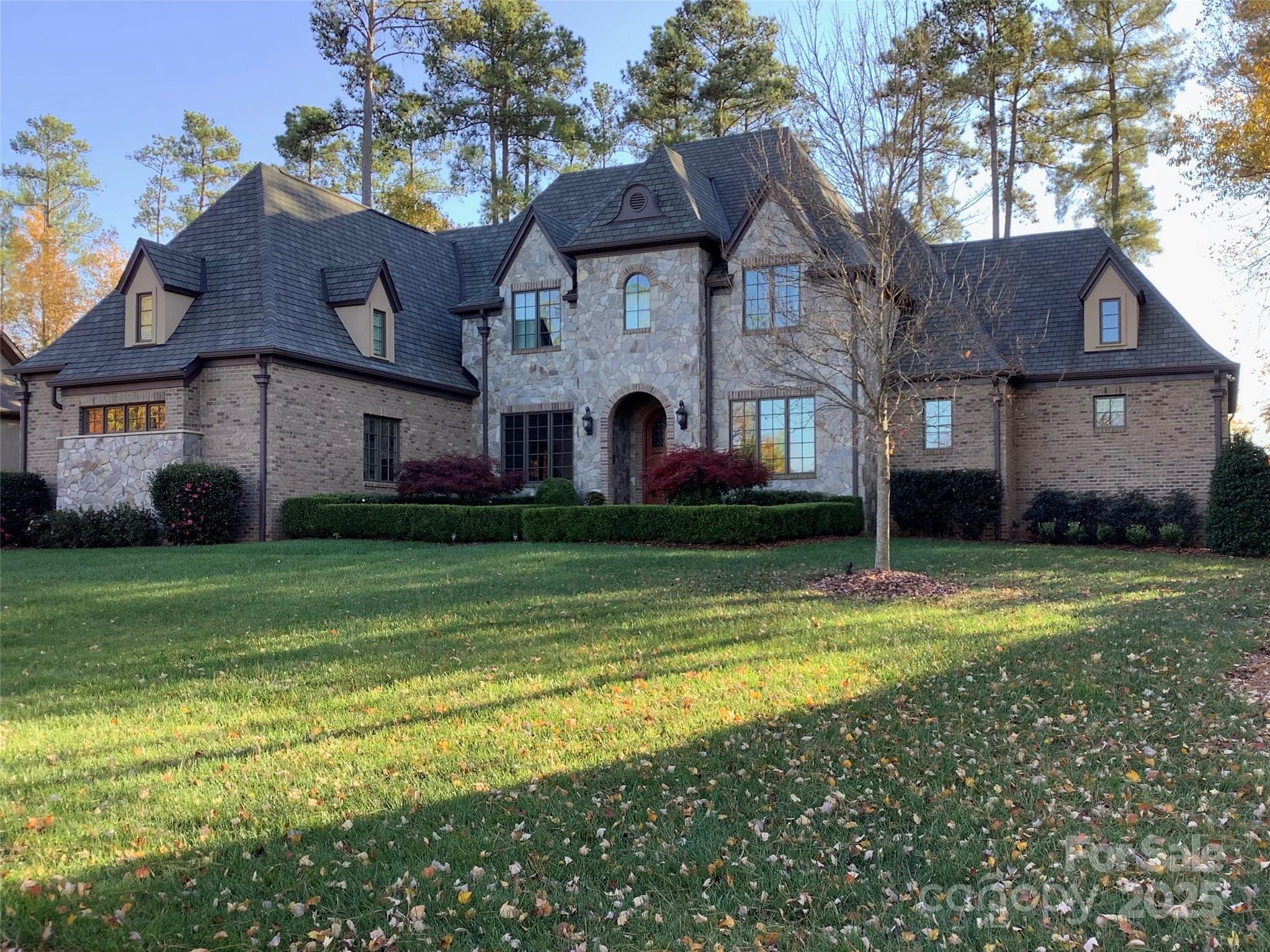 3032 Kings Manor Drive
