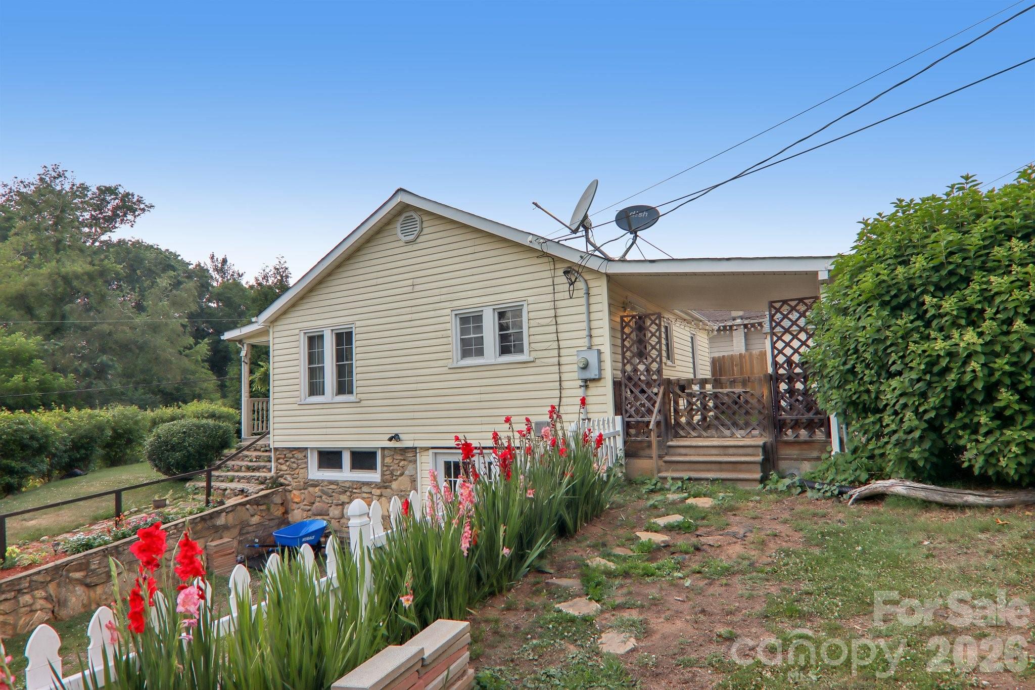 120 Caring Place Loop