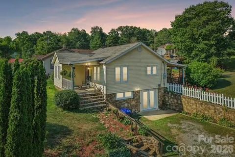 Photo of 120 Caring Place Loop, Clyde, NC 28721 (MLS # 4398662)