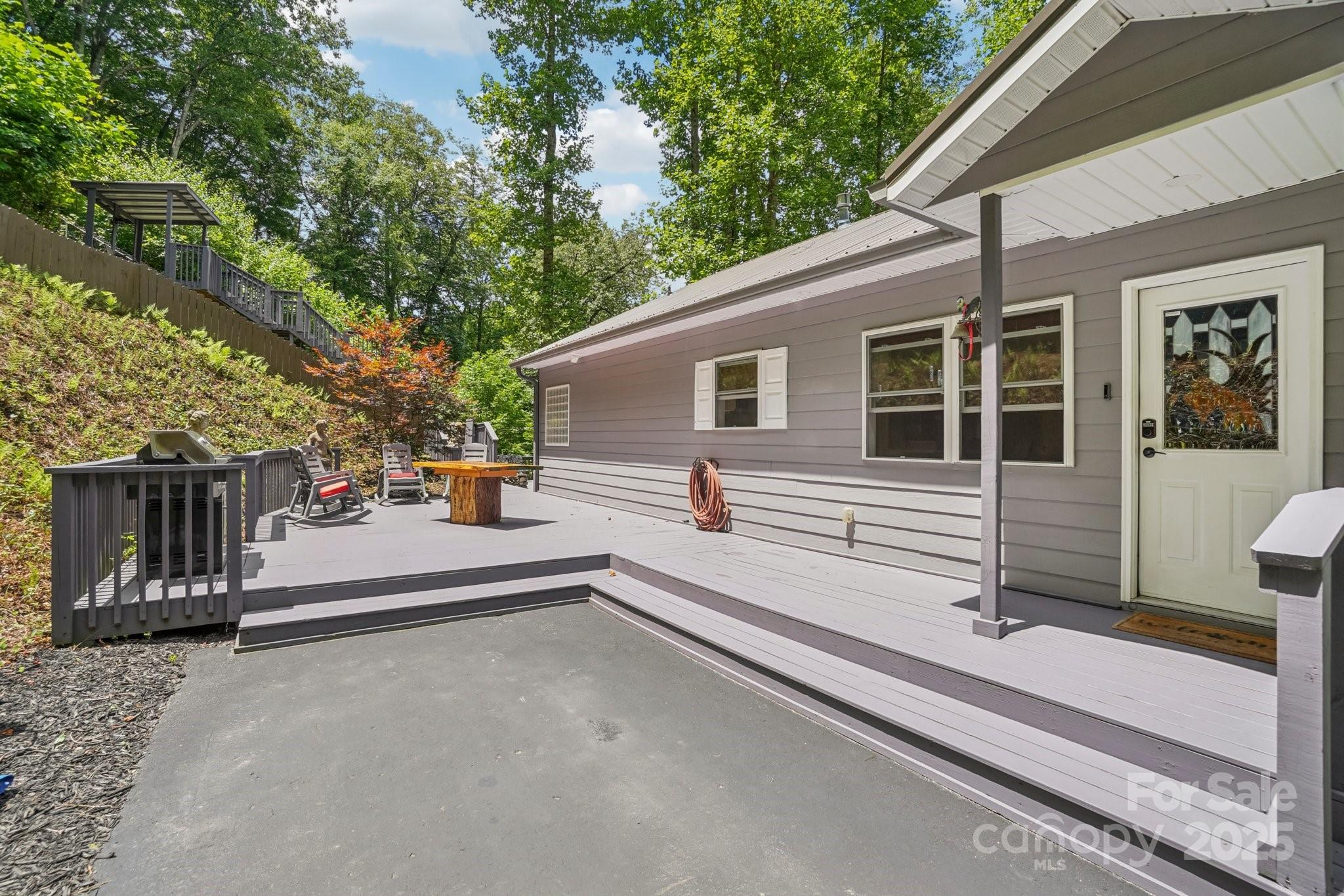 7 Higel Lane