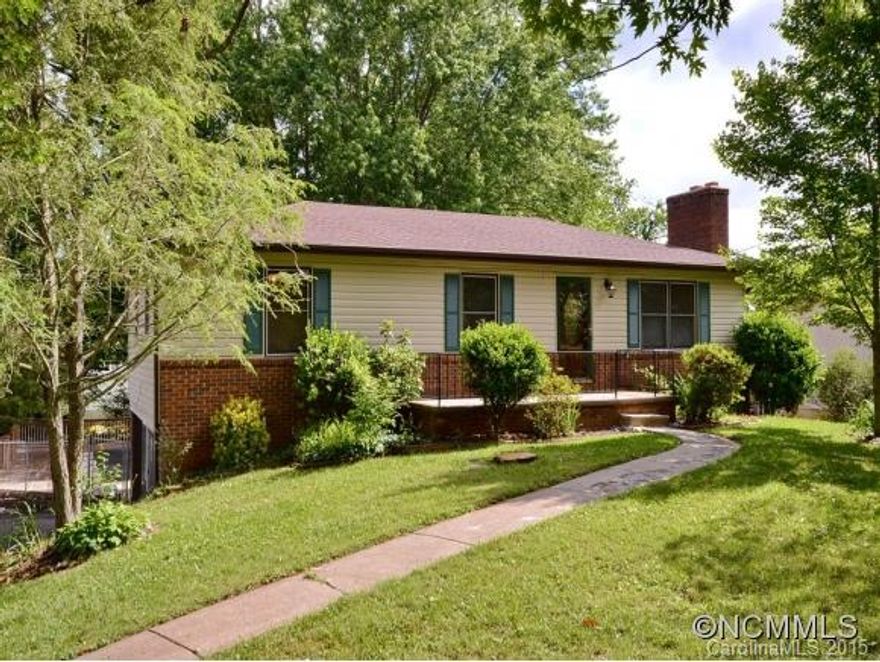 Great for the first time buyer or investor.Like new 3 BR,2 BA home with a great location near schools,shopping & restaurants in a small,quiet subdivision.Recent updates include:all new flooring throughout(carpet&laminate),freshly painted inside AND out,kitchen cabinets resurfaced,new bathroom vanities/light fixtures/ceiling fans,refurbished woodstove,new storm doors,professionally landscaped,hvac serviced,new duct work & much more,see attachments