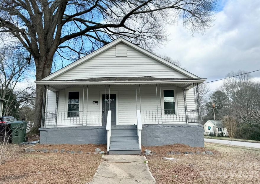 Renovated house for rent in great location just off Dave Lyle Blvd. Close to I77. Many updates include - fresh paint,  refinished hardwoods, & updated lighting. Under 2 blocks from Glencairn Gardens.