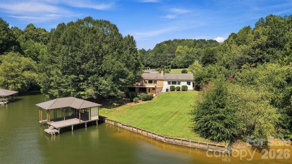 4830 N CENTER ST, HICKORY, NC 28601 - Image ef4e8b46e8df6f77c2e3046c85439994/1738465631