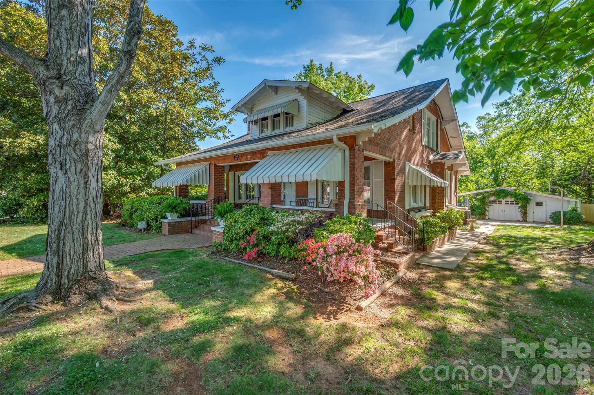 151 S Magnolia Street