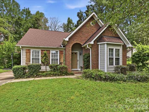 Photo of 7813 Bridle Court, Charlotte, NC 28216 (MLS # 4417728)
