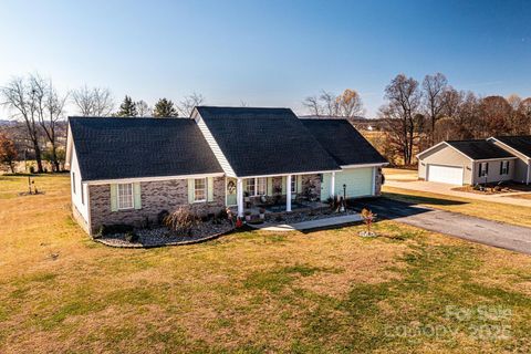 Photo of 96 Stable Brook Lane, Taylorsville, NC 28681 (MLS # 4324875)