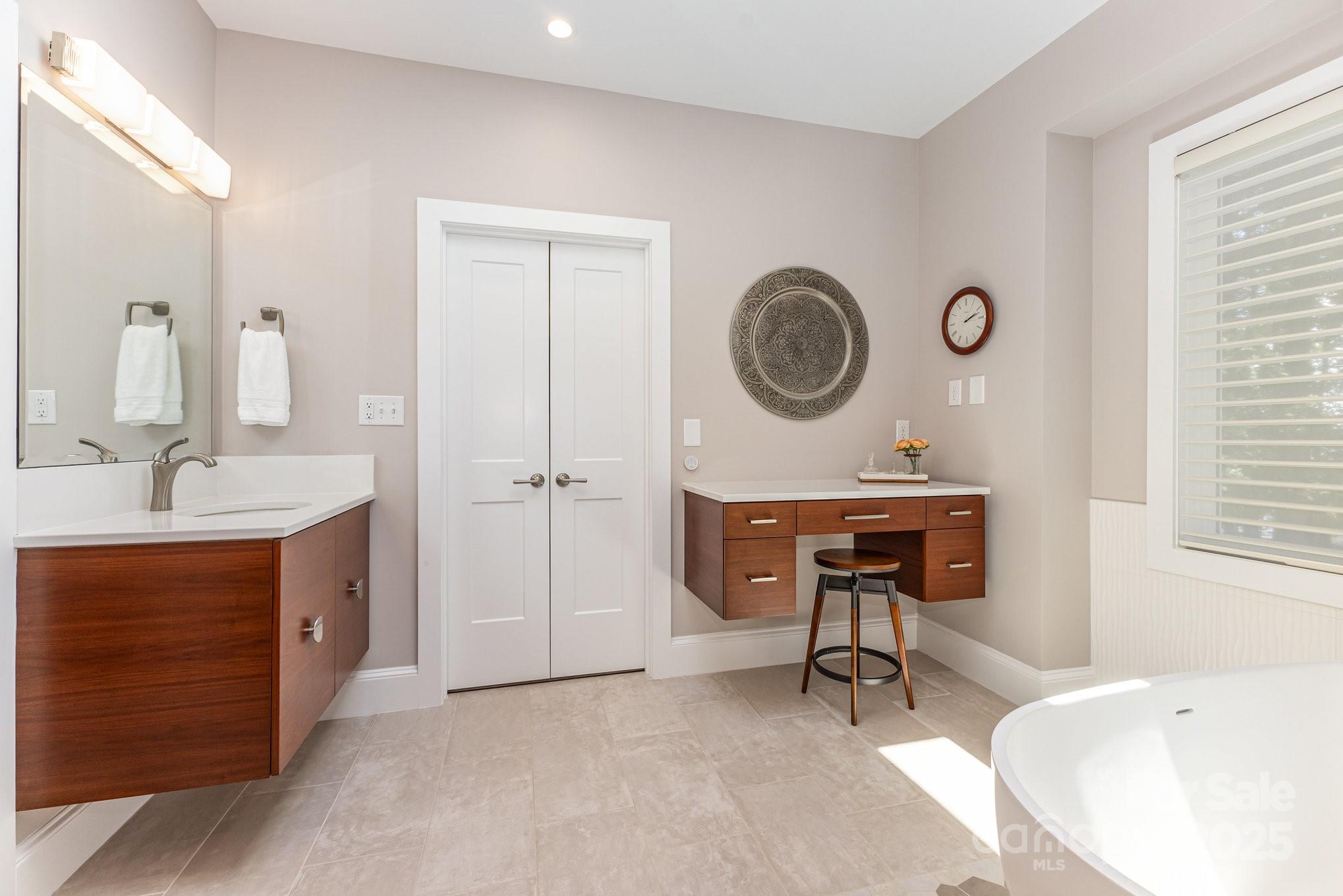 Lookout Point - Residential