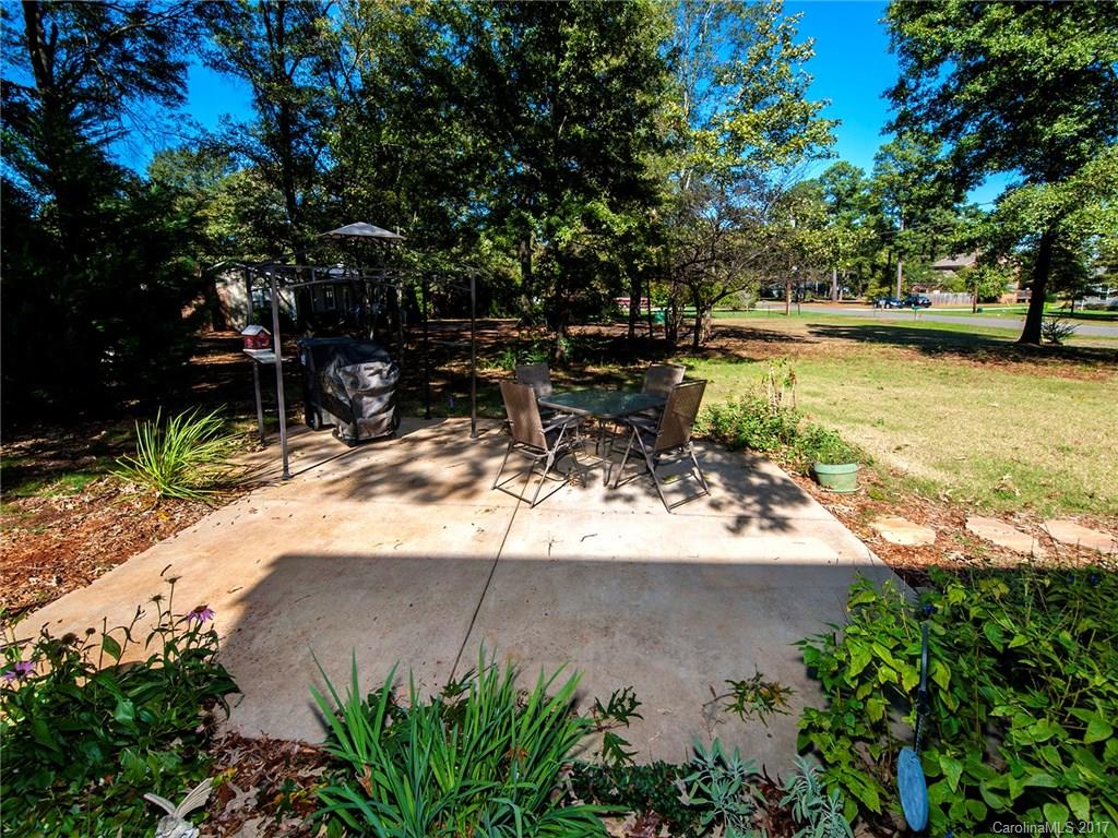 Pine Knoll - Residential