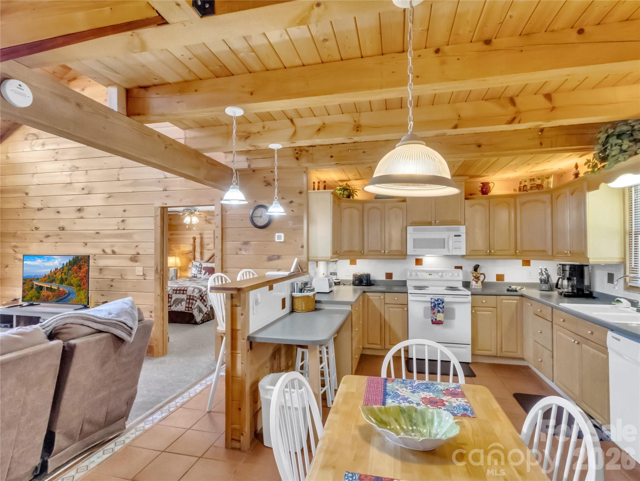 Creekside Villas - Residential