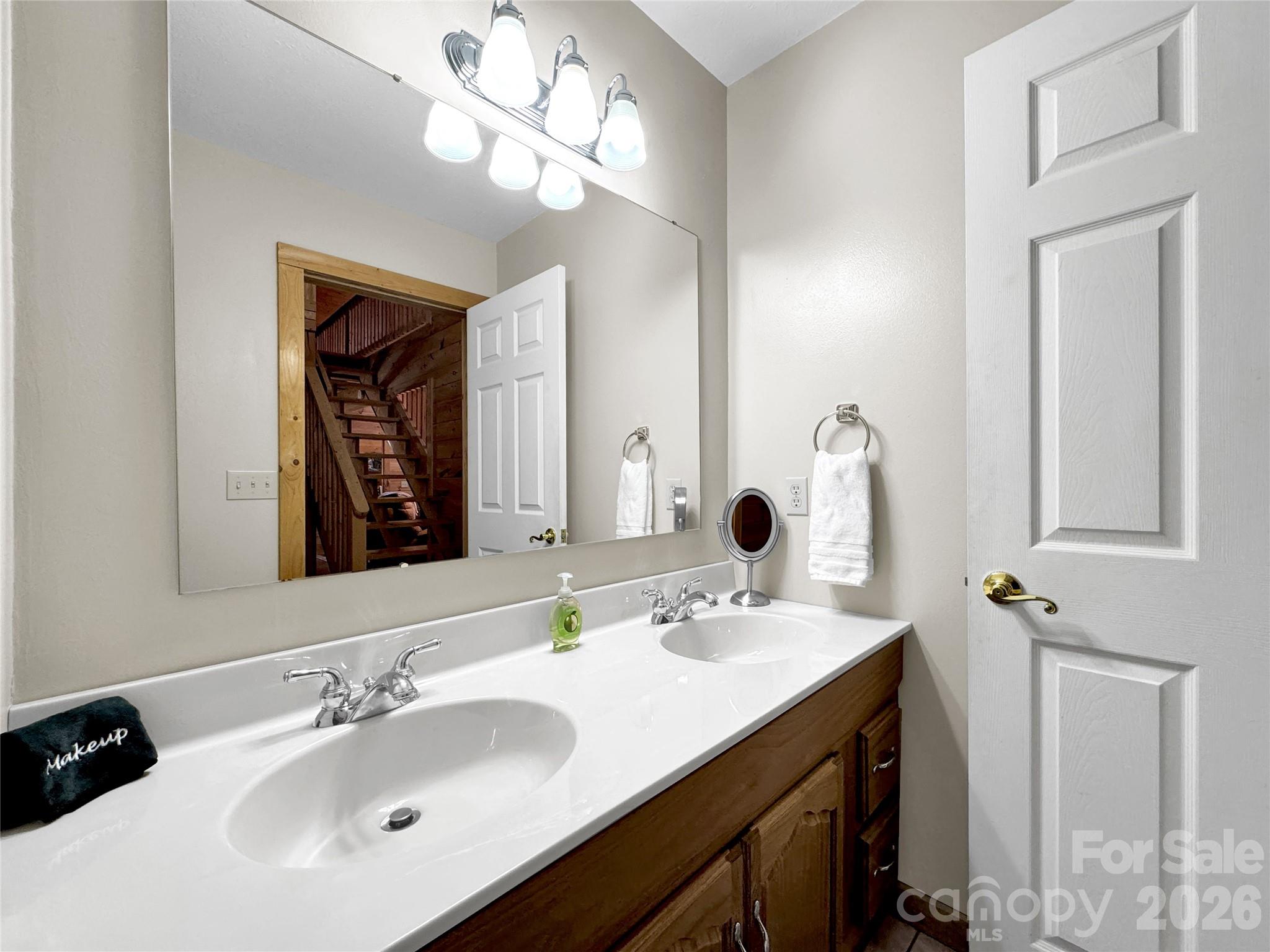 Creekside Villas - Residential