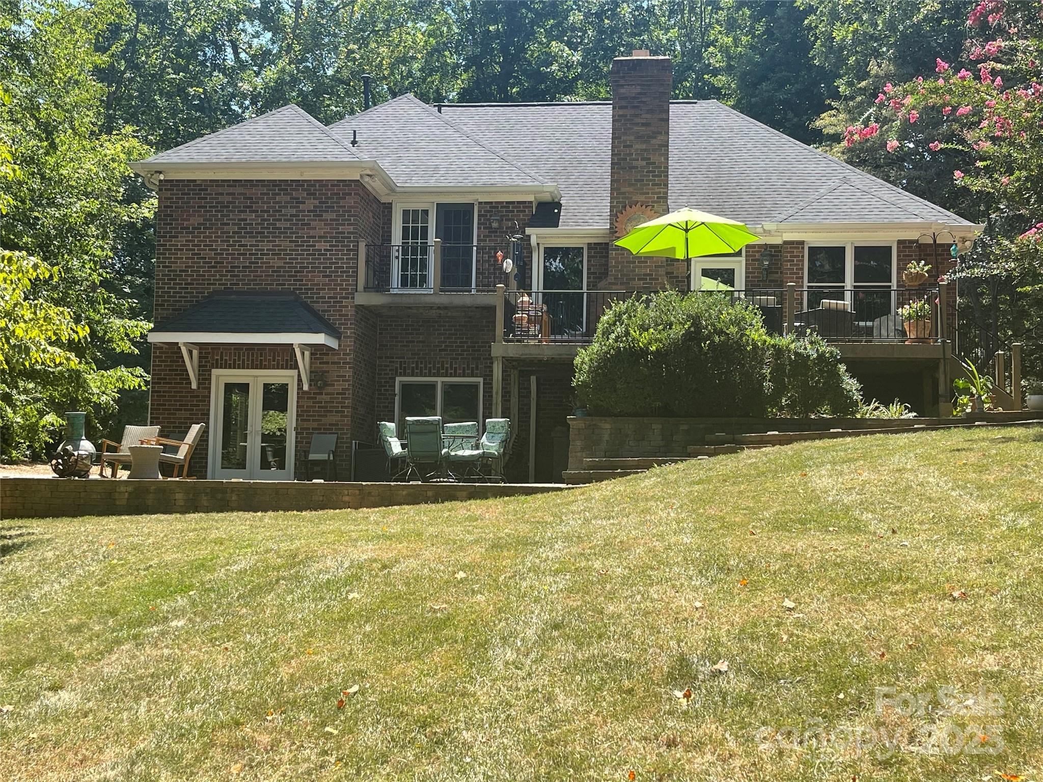 11902 Mountain Crest Circle
